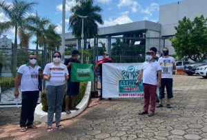 Read more about the article Professores fazem protesto para pedir equipamentos e condições para aulas remotas no AM