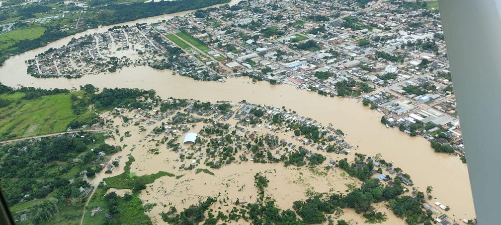 You are currently viewing Acre já tem quase 130 mil pessoas atingidas pela cheia de rios na capital e no interior do estado