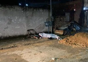 Leia mais sobre o artigo Homem é executado por ‘pistoleiros’ na comunidade Parque São Pedro