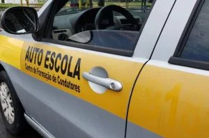 Leia mais sobre o artigo Detran-AM retoma parcelamento de débitos veiculares e aulas de direção