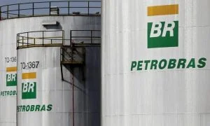 Leia mais sobre o artigo Petrobras reajusta preço da gasolina pela quinta vez neste ano