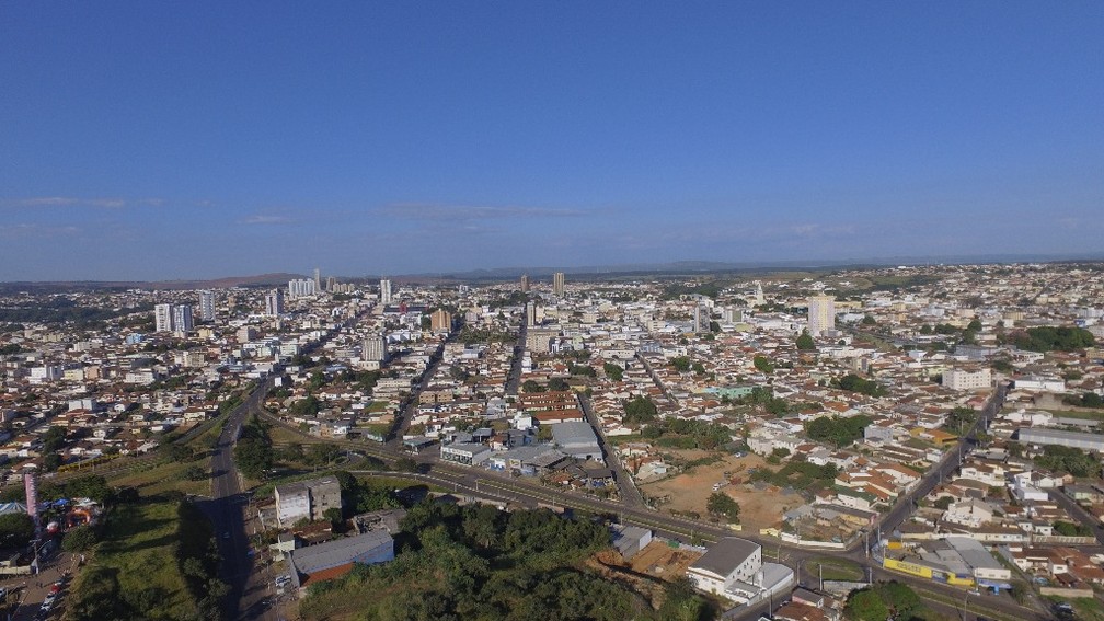 You are currently viewing Mais cidades mineiras entram na onda roxa, com toque de recolher e outras restrições, diz governo