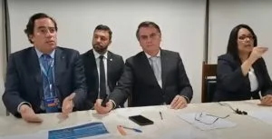 Leia mais sobre o artigo Bolsonaro diz que Pazuello deixa o cargo de ministro da Saúde hoje