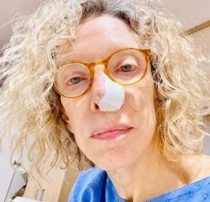 Leia mais sobre o artigo Marília Gabriela descobre câncer no nariz e passa por cirurgia para retirada de tumor
