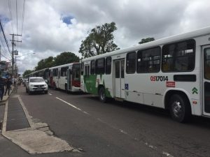 Read more about the article Motoristas e cobradores fazem paralisação de ônibus em Manaus