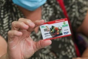 Leia mais sobre o artigo Termina neste sábado prazo para buscar cartão auxílio em Manaus