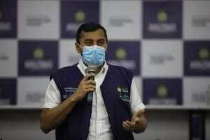 Leia mais sobre o artigo Governador do Amazonas amplia horário de abertura de restaurantes e libera aulas presenciais no ensino médio