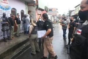 Leia mais sobre o artigo POLÍCIA CIVIL FAZ OPERAÇÃO EM MANAUS E CUMPRE 17 MANDADOS DE PRISÃO