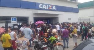 Leia mais sobre o artigo Venda de vaga em fila da Caixa Econômica Federal é denunciada em Manaus