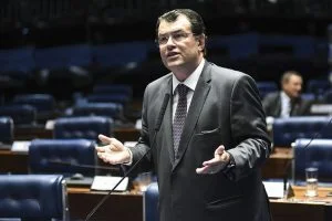 Leia mais sobre o artigo Senador Eduardo Braga defende ampliação de empréstimos para aposentados
