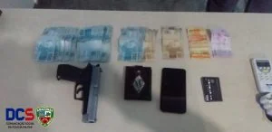 Leia mais sobre o artigo Homem é preso com R$ 3 mil após roubo ao Bradesco em Manaus
