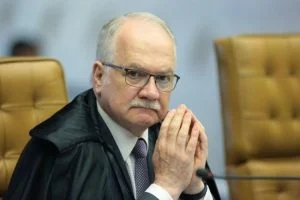 Leia mais sobre o artigo Fachin mantém decisão que anulou condenações de Lula após recurso da PGR