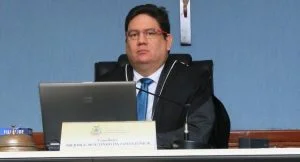 Leia mais sobre o artigo STJ absolve conselheiro Ari Moutinho por xingamentos em audiência pública