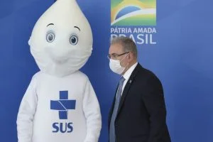 Leia mais sobre o artigo Marcelo Queiroga diz que meta do governo é vacinar 1 milhão por dia