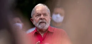 Leia mais sobre o artigo Entenda a decisão de Fachin que anulou as condenações de Lula e o que acontece agora