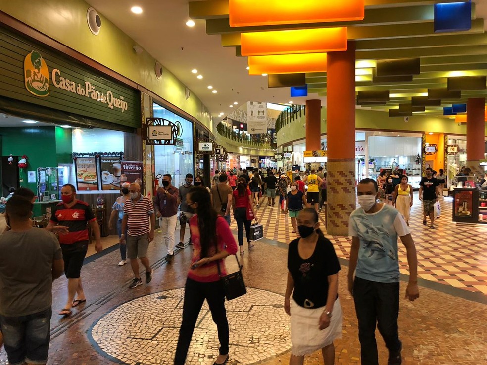 You are currently viewing Shoppings e comércio em Manaus terão horário diferenciado no feriado de Sexta-Feira da Paixão