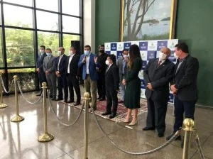 Leia mais sobre o artigo Com promessa de geração de empregos e redução de preços, governador do Amazonas sanciona lei do gás