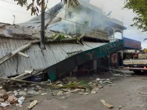 Leia mais sobre o artigo Prédio é atingido por incêndio e desaba no interior do Amazonas