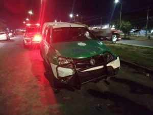 Leia mais sobre o artigo Viatura e carro capotam após perseguição policial em Manaus