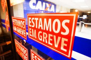 Read more about the article Bancários da Caixa Econômica decretam greve em todo o Brasil hoje