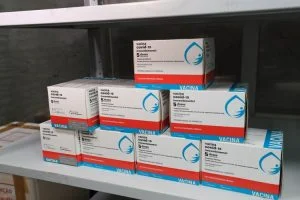 Leia mais sobre o artigo FVS nega perda de vacinas contra covid por prazo de validade no Amazonas