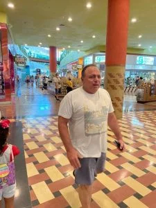 Leia mais sobre o artigo Ex-ministro da Saúde Eduardo Pazuello é visto sem máscara em shopping de Manaus
