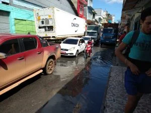 Leia mais sobre o artigo Ruas do Centro de Manaus começam a ser atingidas com cheia do Rio Negro