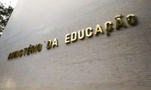 Leia mais sobre o artigo Começa hoje o prazo para pedir isenção de inscrição no Enem 2021