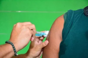 Leia mais sobre o artigo Justiça Federal acata pedido da Prefeitura de Manaus e determina envio de doses de vacina para trabalhadores da Educação