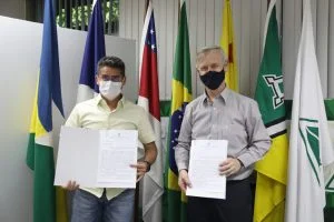 Leia mais sobre o artigo David Almeida assina, junto à Suframa, novo termo para finalizar obras estruturais no Distrito Industrial