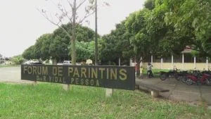 Leia mais sobre o artigo Gestor de escola em Parintins é condenado por cortar cabelo de estudante