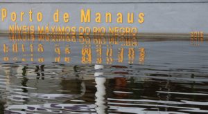 Read more about the article CHEIA: há 2 centímetros da marca histórica, rio Negro começa a dar sinais de estabilidade neste sábado