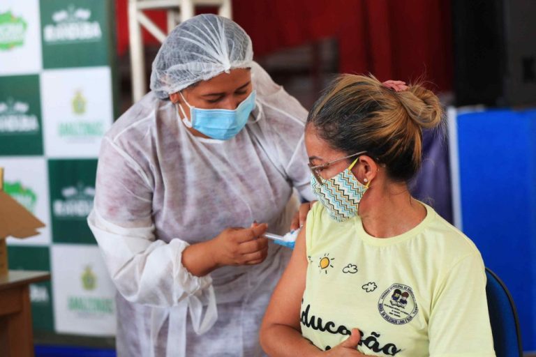 You are currently viewing Vacinação de trabalhadores da educação inicia nesta quarta-feira, em Manaus