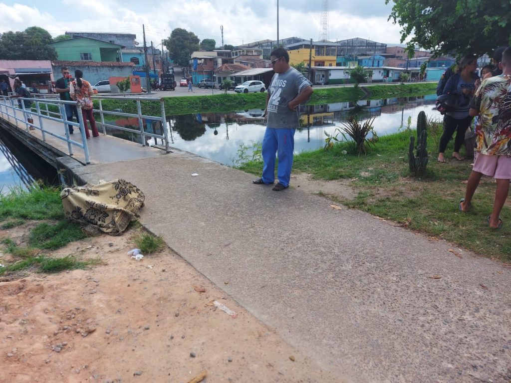 You are currently viewing Homem morre afogado em igarapé de Manaus