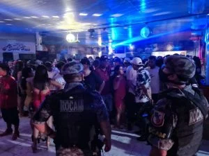 Leia mais sobre o artigo Festa clandestina com mais de 500 pessoas é encerrada em Coari