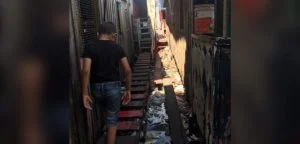 Leia mais sobre o artigo Em Manaus, moradores afetados pela cheia pedem construção de pontes e resposta sobre auxílios