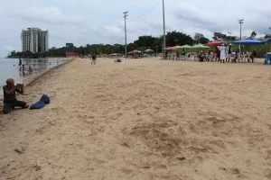 Leia mais sobre o artigo Prefeitura libera acesso à praia da Ponta Negra em dias úteis