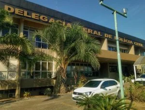 Leia mais sobre o artigo Mulher suspeita de chefiar tráfico de drogas em Roraima é presa em Manaus