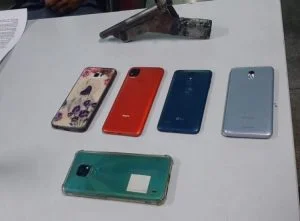 Leia mais sobre o artigo Vítima rastreia celular e leva polícia a assaltante de ônibus em Manaus