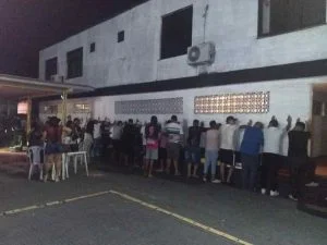 Leia mais sobre o artigo Regada a drogas, festa clandestina com 300 pessoas é fechada em Manaus