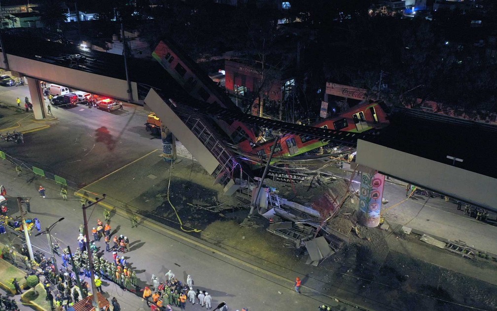 You are currently viewing Trem do metrô da Cidade do México cai em avenida e deixa dezenas de mortos e feridos