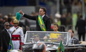 Read more about the article Em meio à pandemia, governo Bolsonaro planeja desfile de Sete de Setembro com presença de 20 mil pessoas