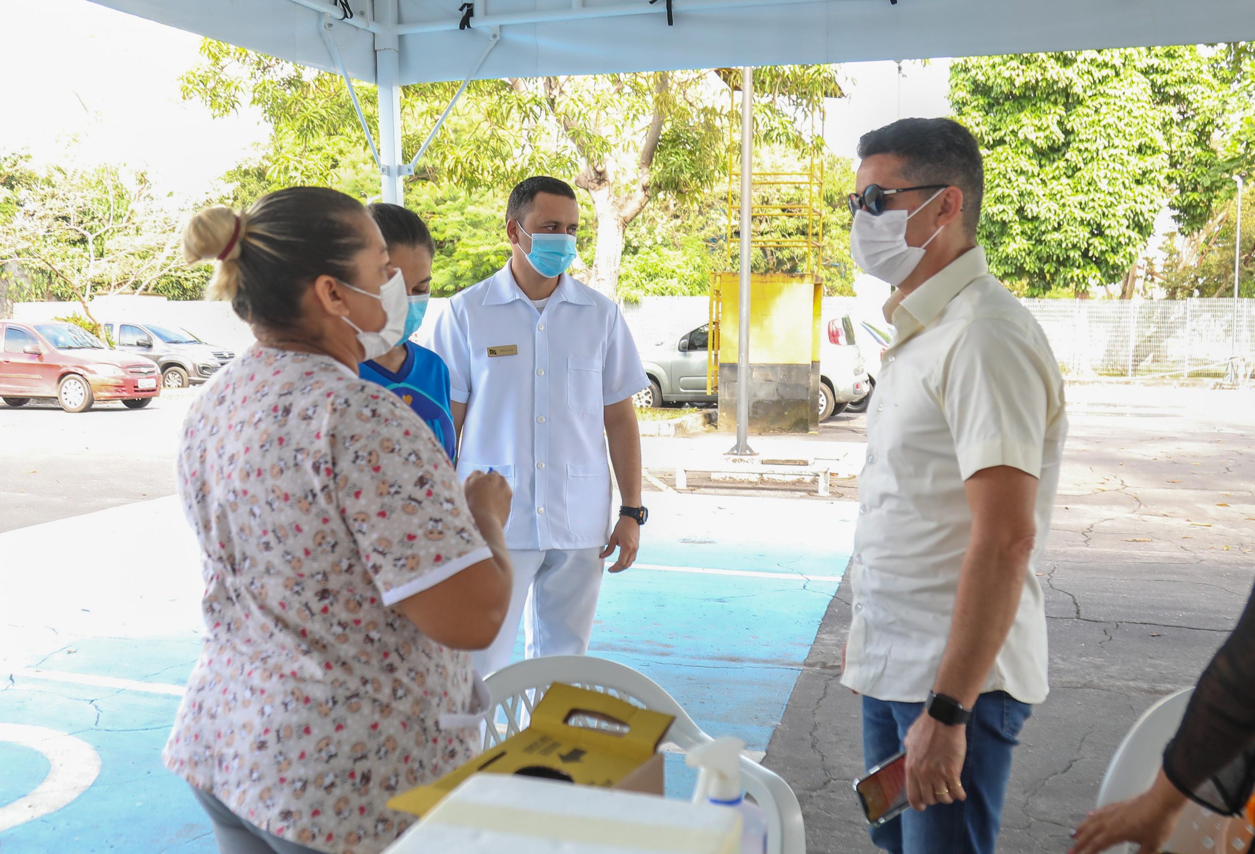 No momento, você está visualizando Prefeito David Almeida acompanha início da vacinação contra Covid-19 para pessoas de 39 anos