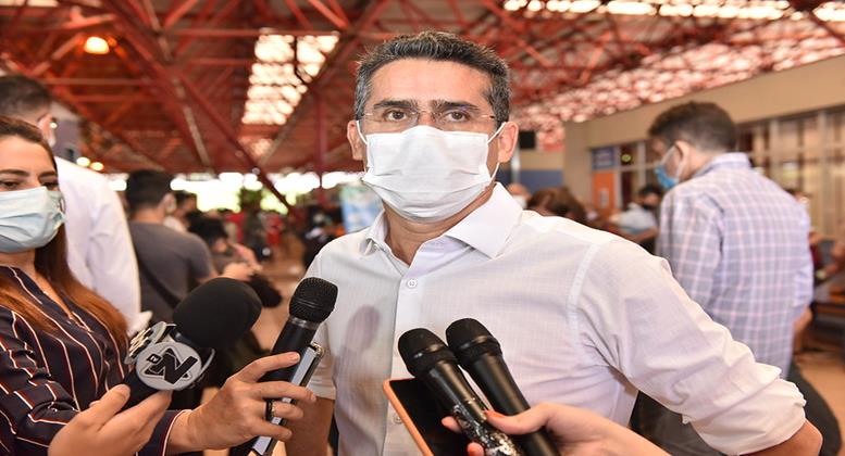 No momento, você está visualizando Após ataques, David Almeida pede que exército vá para as ruas de Manaus e diz que estado deve agir com “mão frime”