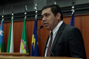 Read more about the article RR: Sampaio vai gastar R$ 1,8 milhão para agenciar viagens nacionais e internacionais de deputados