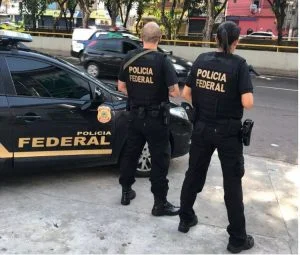Leia mais sobre o artigo PF AMANHECE NA PORTA DE EMPRESÁRIOS E POLÍTICOS DO AMAZONAS