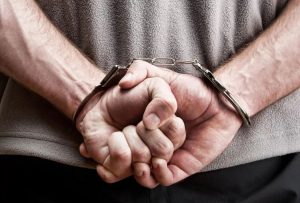 Read more about the article Homem é preso com drogas e R$ 18 mil escondidos em casa em Manaus
