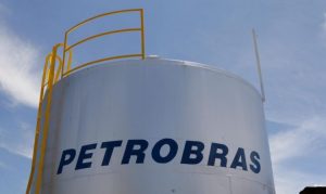 Read more about the article Petrobras reduz preço da gasolina em R$ 0,05 nas refinarias