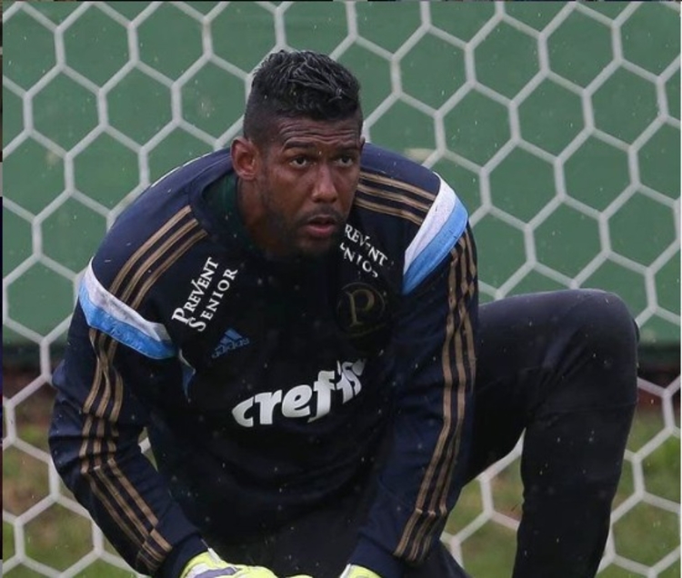 You are currently viewing Ex-goleiro Aranha é internado na UTI com Covid-19