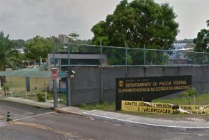 Read more about the article Porteiro é preso por cobrar dinheiro para ajudar estrangeiros na sede da PF em Manaus